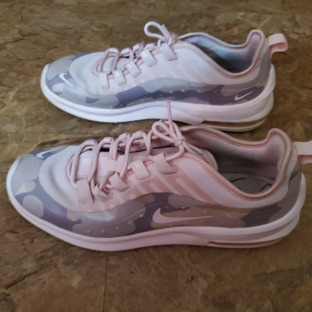 Nike Air Max Axis